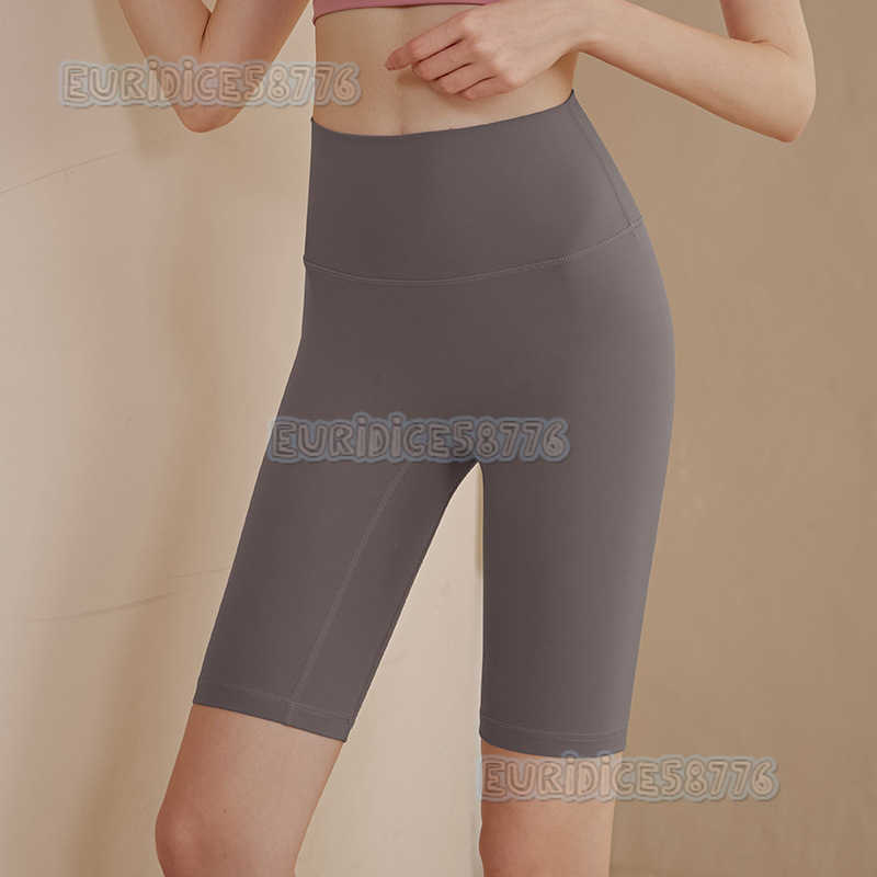 2025 New Sports Shorts for Women Fivepoint Tight Yoga Pants Highwaisted Buttlifting Fitness Pants Running and Cycling Pants for Summer H250825