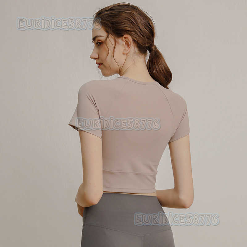 2025 New Womens Sports Short Sleeve Tshirt Quickdry Breathable Fitness Shirt Running Tight Yoga Shirt Summer Fitness Clothing H250825