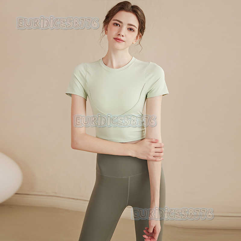 Highend Yoga Shirt with Chest Pads for Women Short Sleeve Sports Top Tightfitting Pilates Training Fitness Wear for Summer H250825