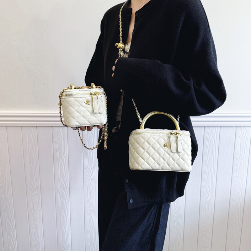 Vintage Fashion Handheld Box Bag For Women Free Delivery To Your Door New Luxury Bag Small Chanel Style Quilted Chain Shoulder Designer Bag Versatile 