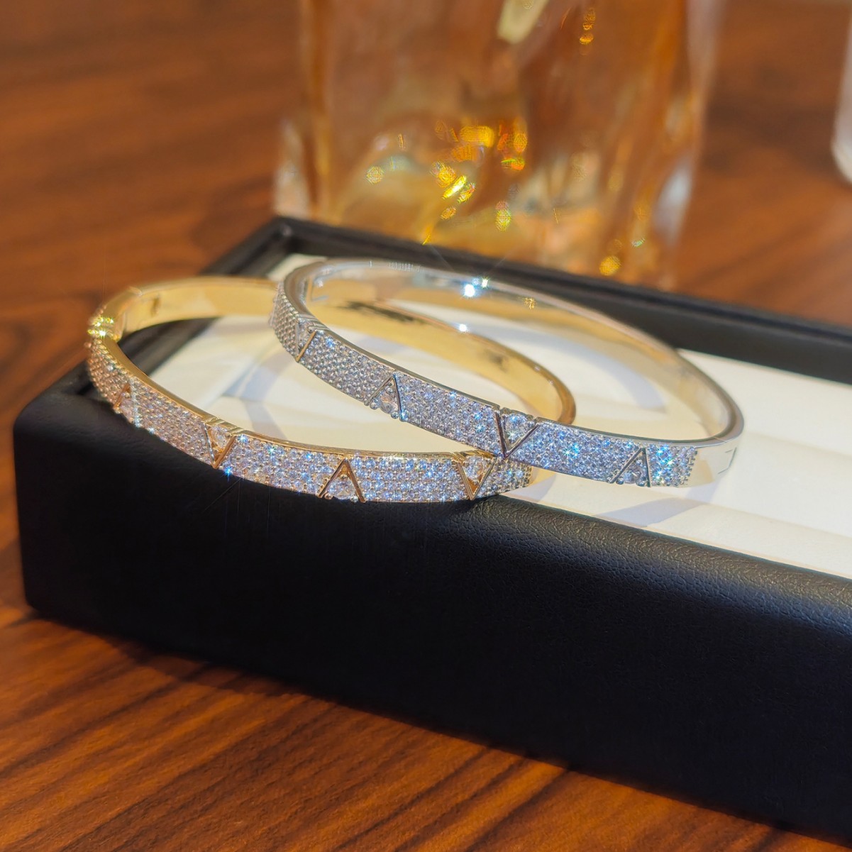 European and American hot selling versatile fashion four leaf flower fashion light luxury high-end zircon bracelet full diamond versatile niche women&