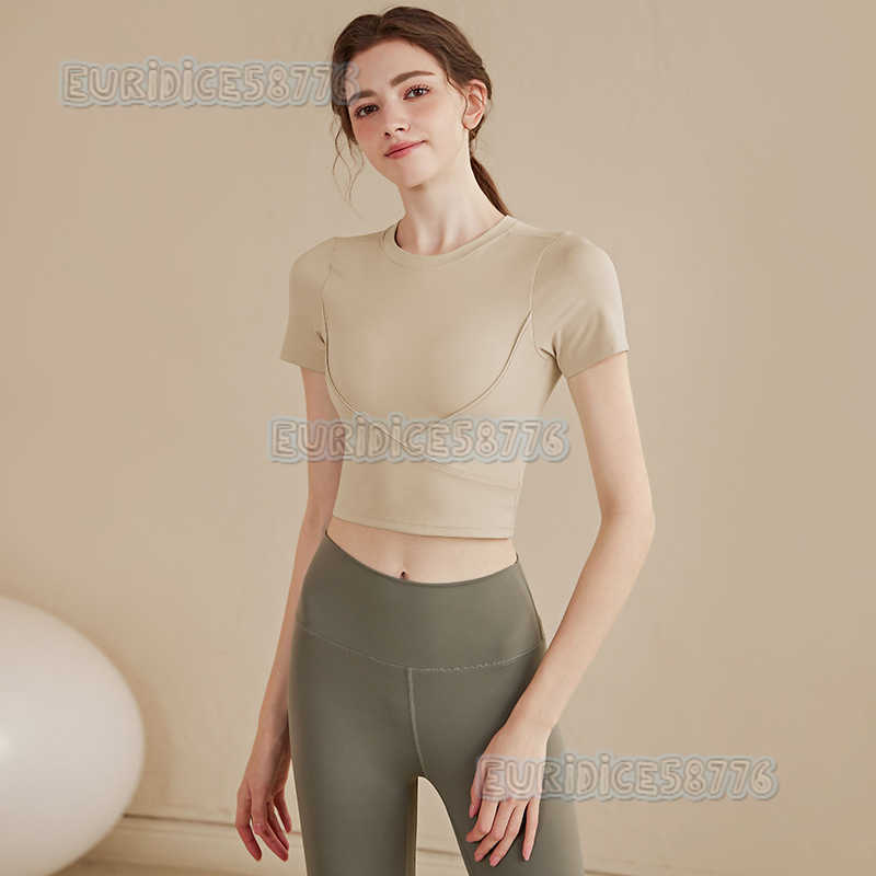 Highend Yoga Shirt with Chest Pads for Women Short Sleeve Sports Top Tightfitting Pilates Training Fitness Wear for Summer H250825