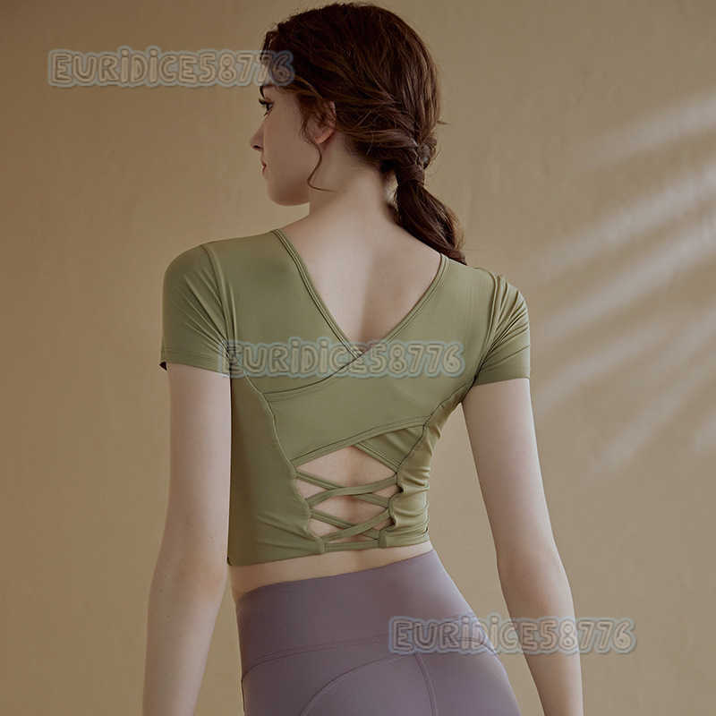 Yoga Top for Women with Chest Pads Pilates Clothing Celebrity Style Breathable Fitness Wear Training Running Tight Shirt for Summer H250825