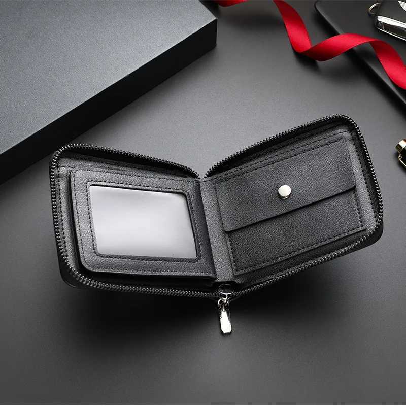 European and American Mens Short Wallet with Stone Pattern Large Capacity ThreeFold Bag with Zipper MultiCard Slot Wallet W250826