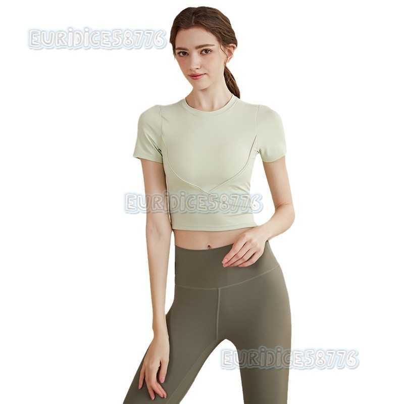 Highend Yoga Shirt with Chest Pads for Women Short Sleeve Sports Top Tightfitting Pilates Training Fitness Wear for Summer H250825