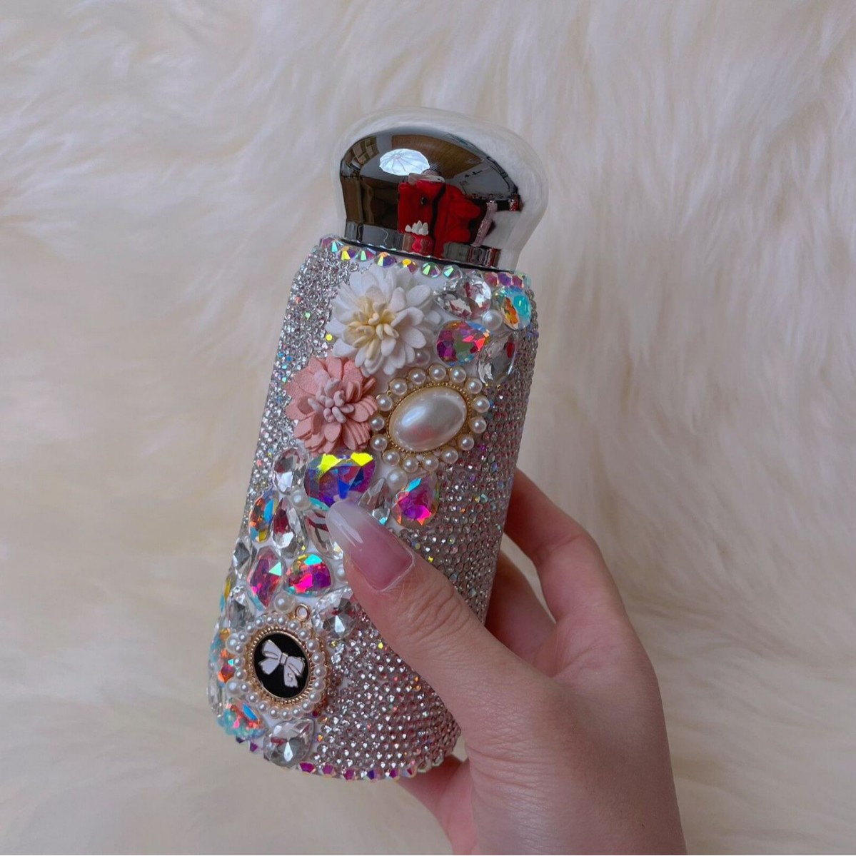 Designer Diamond Water Bottle Luxury Rhinestone Stainless Steel Cups Bling Flask Refillable Insulated Thermal Mugs Glitter Pearl Bracelet Camellia Tum