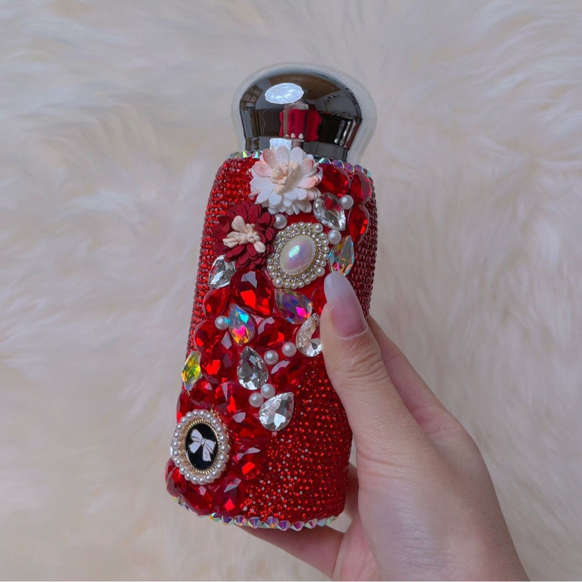 Designer Diamond Water Bottle Luxury Rhinestone Stainless Steel Cups Bling Flask Refillable Insulated Thermal Mugs Glitter Pearl Bracelet Camellia Tum