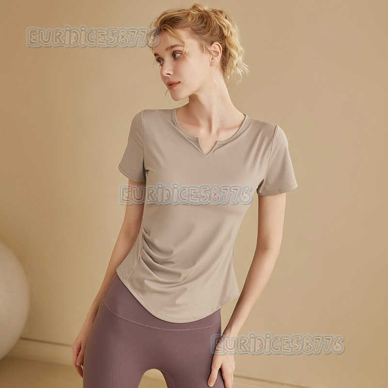 Highend Yoga Wear with Chest Pads for Women Quickdry Tightfitting Summer Running Pilates Training Fitness Top H250825