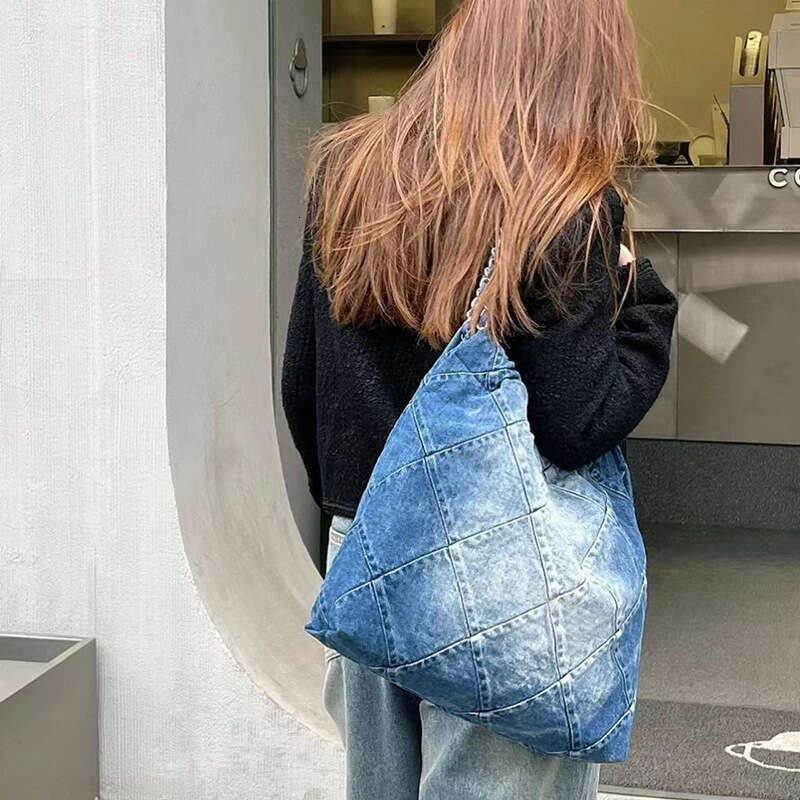 Designer Bag Luxury Bag Denim Trash 2025 New Womens Fashionable Chain Shoulder Bag Shoulder Large Capacity Tote Washable Handbag L251029