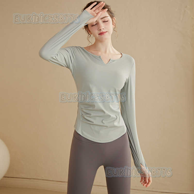 Yoga Shirt with Chest Pads for Women Slim Fit Long Sleeve Professional Pilates Training Fitness Top for Autumn H250825