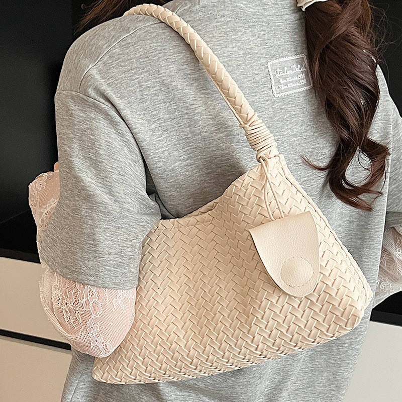 Autumn New Women s Shoulder Bag Women s Hand Woven Armpit Bag Fashionable Casual Handbag Large Capacity French Niche Woven Armpit Bag Autumn New Desig