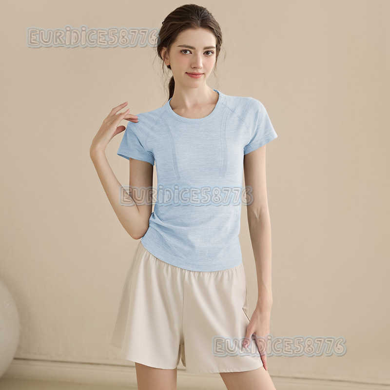 Highend Seamless Tightfitting Yoga Clothes Shortsleeved Womens Sports Tops Pilates Training Fitness Clothes Summer H250825