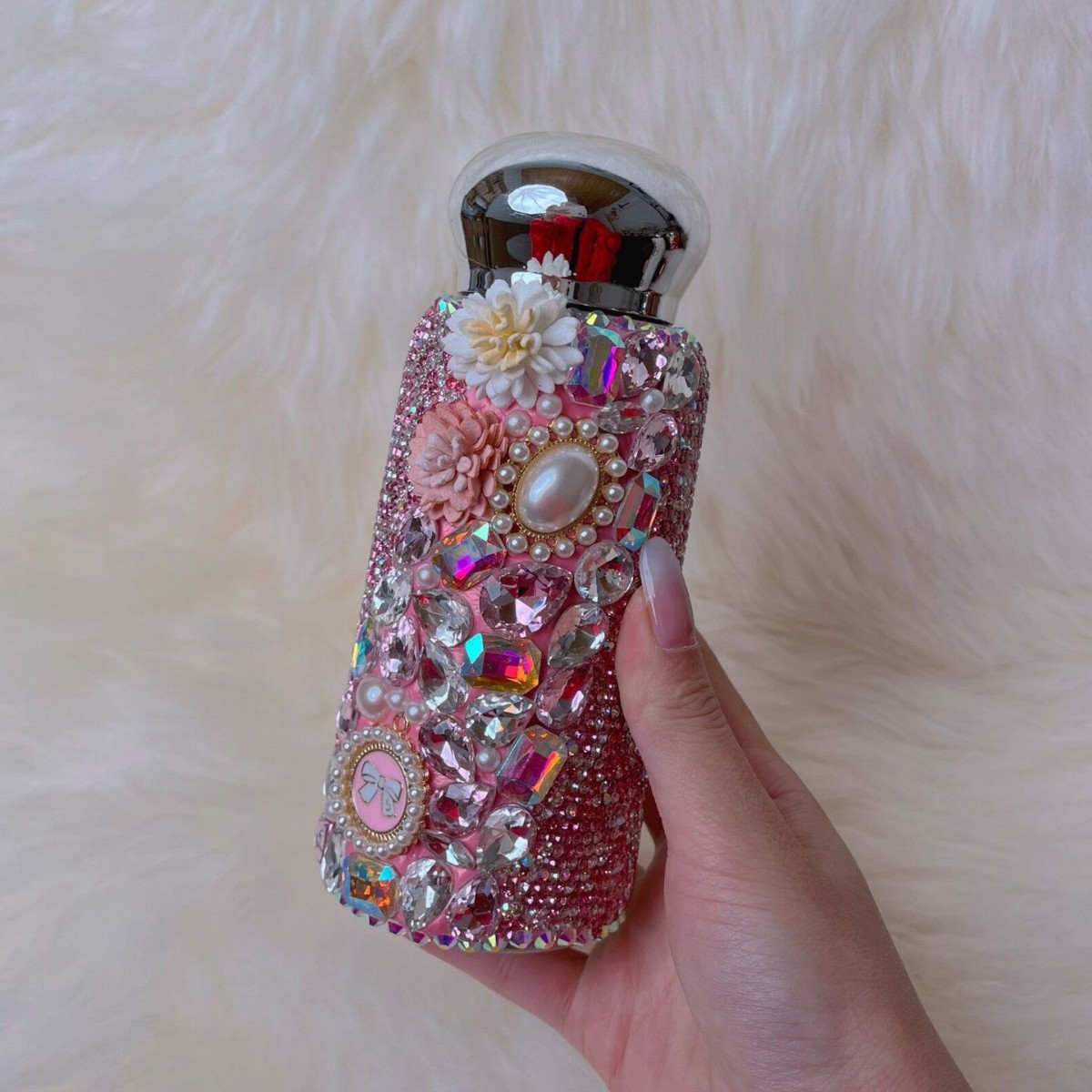 Designer Diamond Water Bottle Luxury Rhinestone Stainless Steel Cups Bling Flask Refillable Insulated Thermal Mugs Glitter Pearl Bracelet Camellia Tum