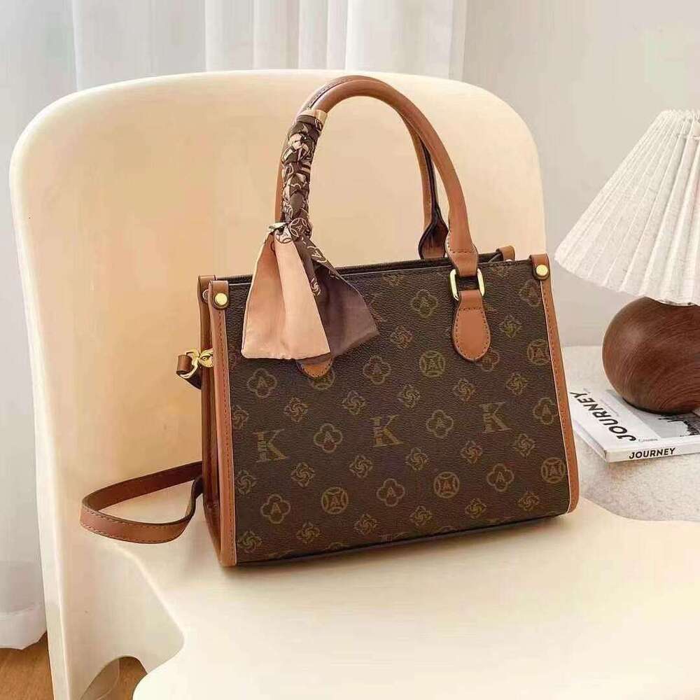 Designer Bag Luxury Bag Women's Tote - Lock Detail Shoulder Bag, Medium Size Crossbody Purse Daily Shoulder Bag Use Work Commute