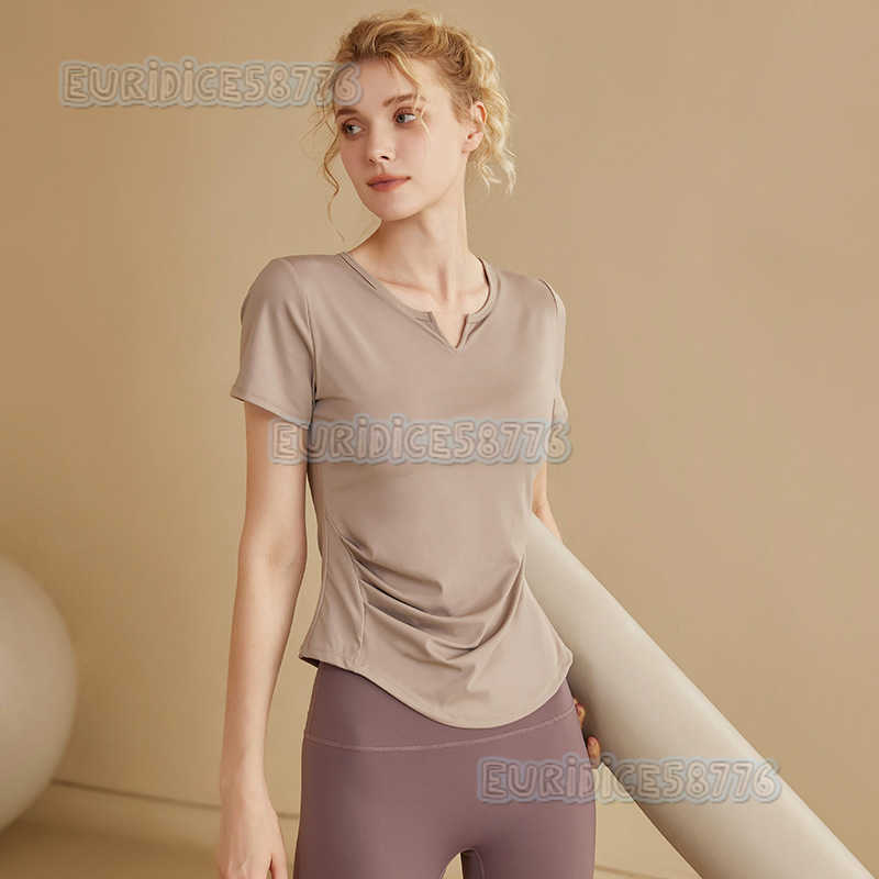 Highend Yoga Wear with Chest Pads for Women Quickdry Tightfitting Summer Running Pilates Training Fitness Top H250825
