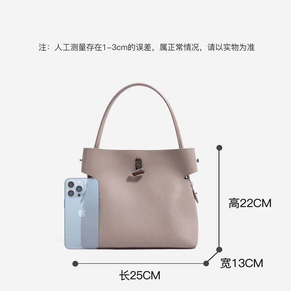 New 2025 Designer Beige Color Leisure Bucket Tote Espom Cow Leather Women Shoulder Bag Daily-Use Commuter Handbag