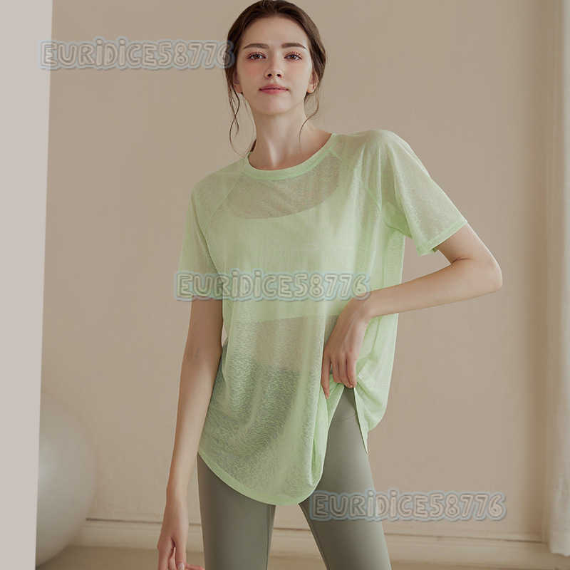 Loose Yoga Shirt for Women Lightweight Sports Top Slimming Quickdry Short Sleeve Tshirt New Summer Fitness Wear H250825
