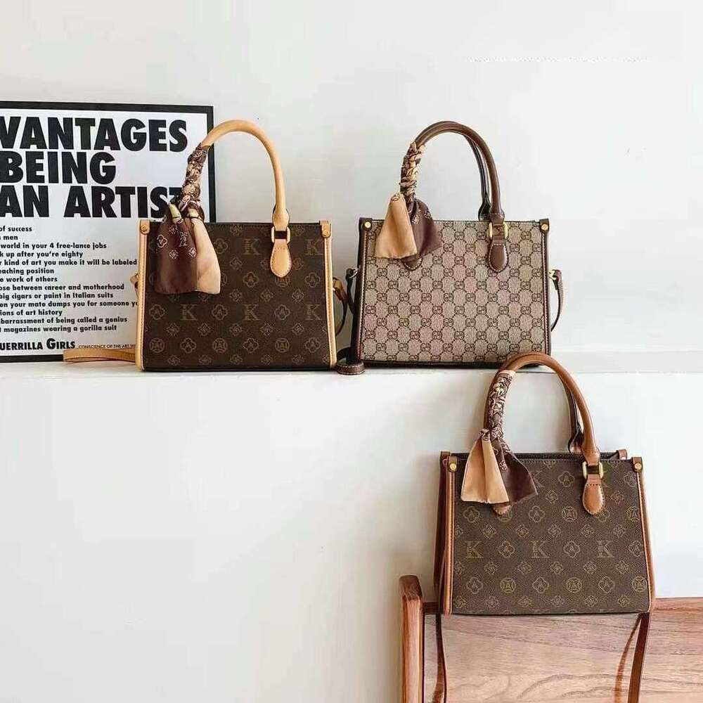 Designer Bag Luxury Bag Women's Tote - Lock Detail Shoulder Bag, Medium Size Crossbody Purse Daily Shoulder Bag Use Work Commute