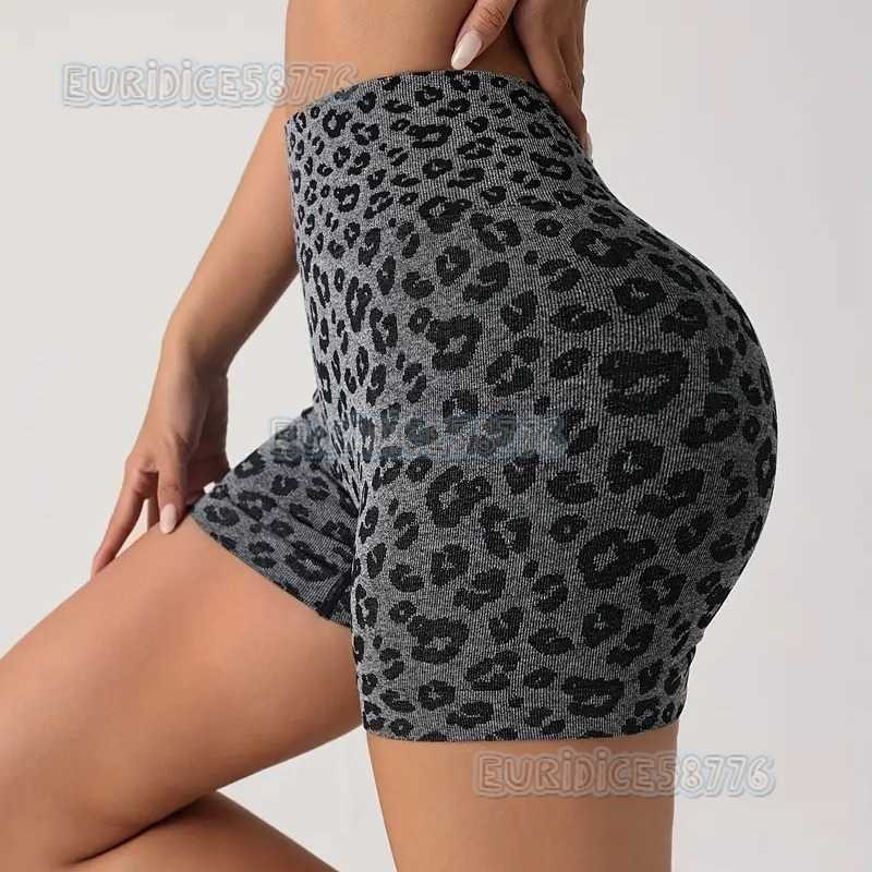 Summer New Yoga Pants Womens Leopard Pattern Seamless Hip Lifting Honey Peach Shorts Running and Fitness Capris H250825