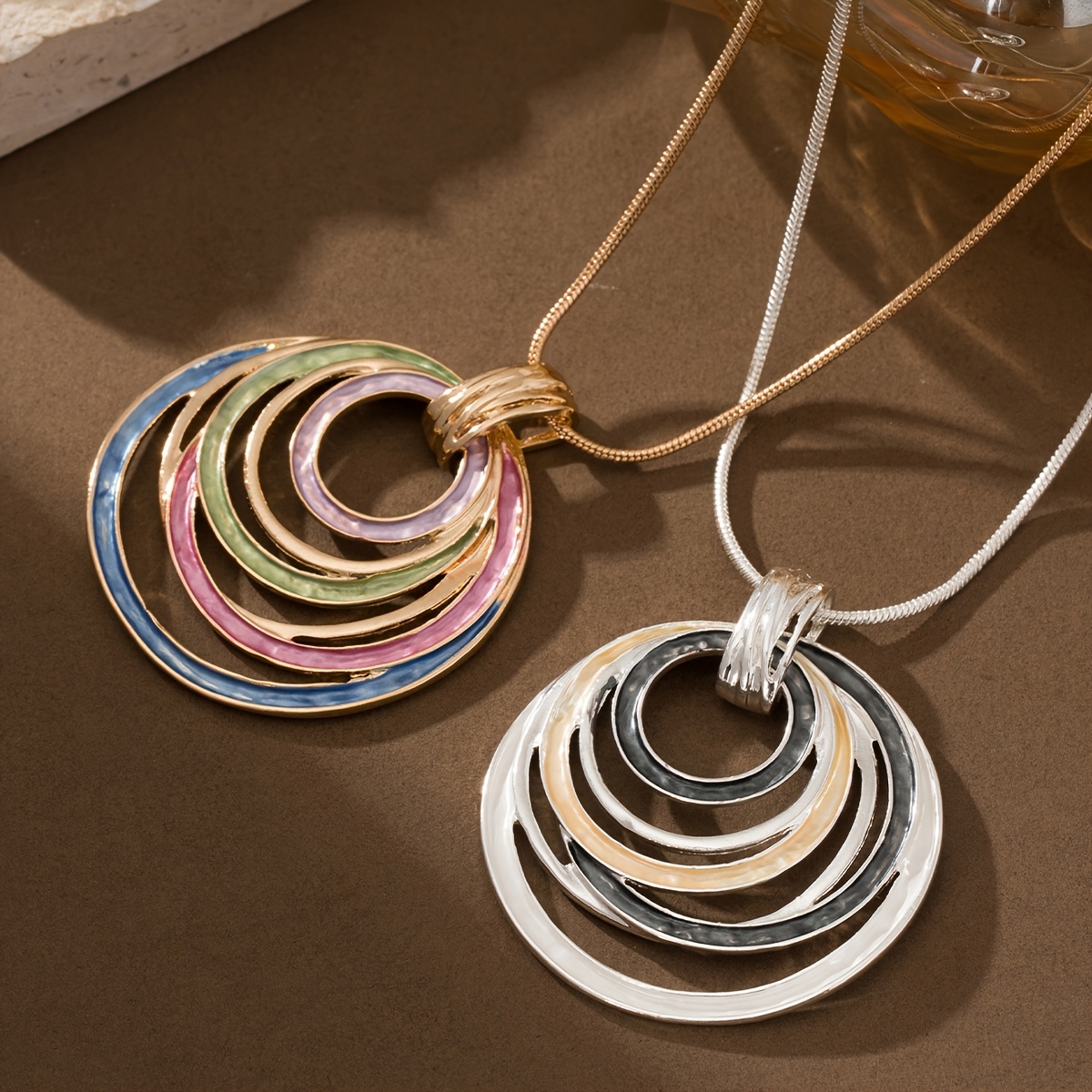 A Women's Pendant Zinc Alloy Enamel Necklace Adjustable Geometric Round Hollow Bohemian Daily Vacation Elegant Personality Creative High-end Jewe