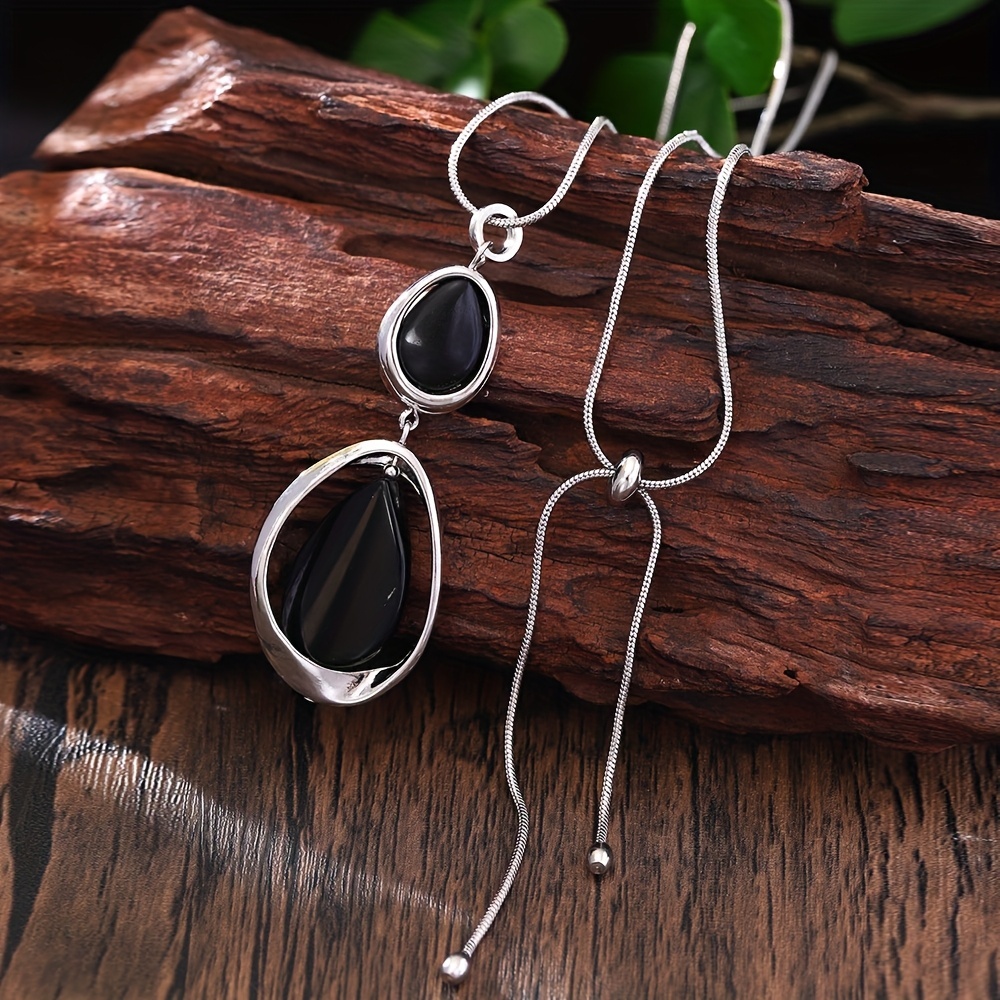 1 Piece Fashion Elegant Black Stone Geometric Pendant Women's Accessories Spring Summer Trendy Sier Zinc Alloy Long Necklace Daily Party Vacation