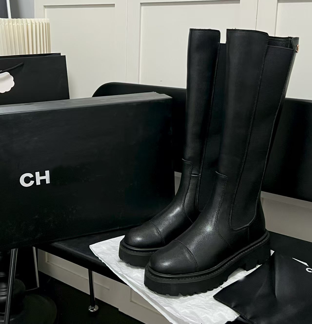 Designer CC Low Heel Thick-Soled Rainproof And Short Autumn-Winter Women's Long Retro Motorcycle Boots D55 D55 D55