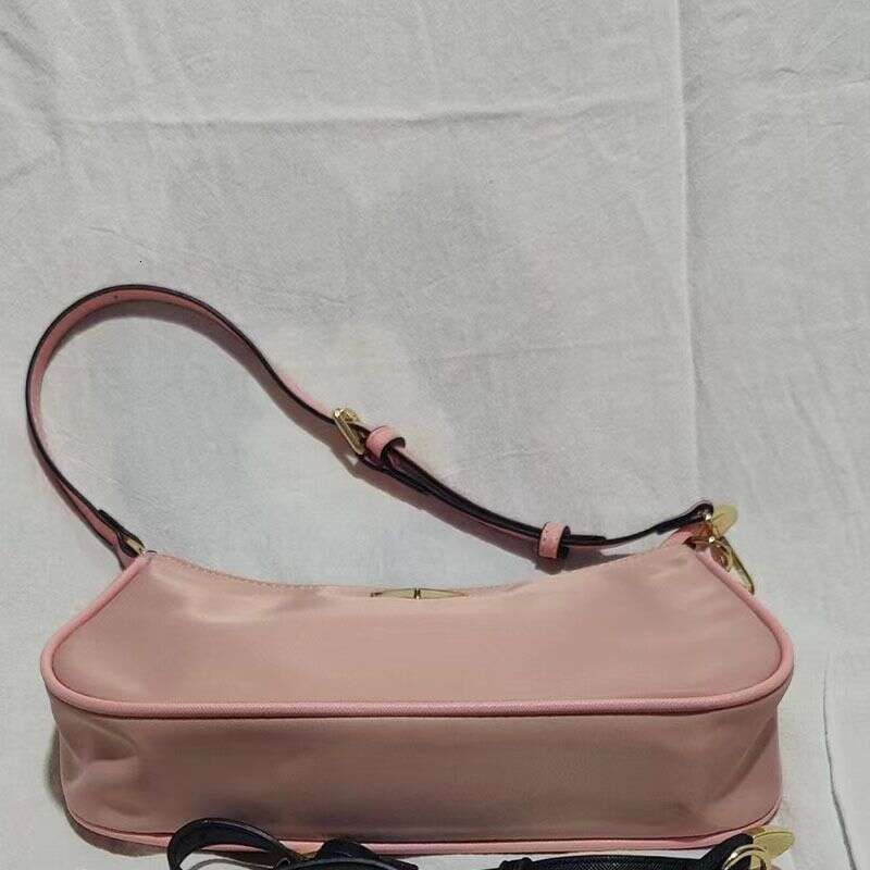 2023 European and American Fashion Gu Goreign Trade New Women's Bag Inverted triangle simple nylon shoulder all-match solid color underarm bag