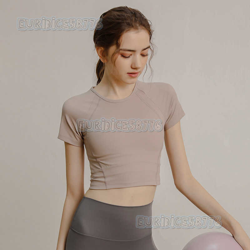 2025 New Womens Sports Short Sleeve Tshirt Quickdry Breathable Fitness Shirt Running Tight Yoga Shirt Summer Fitness Clothing H250825