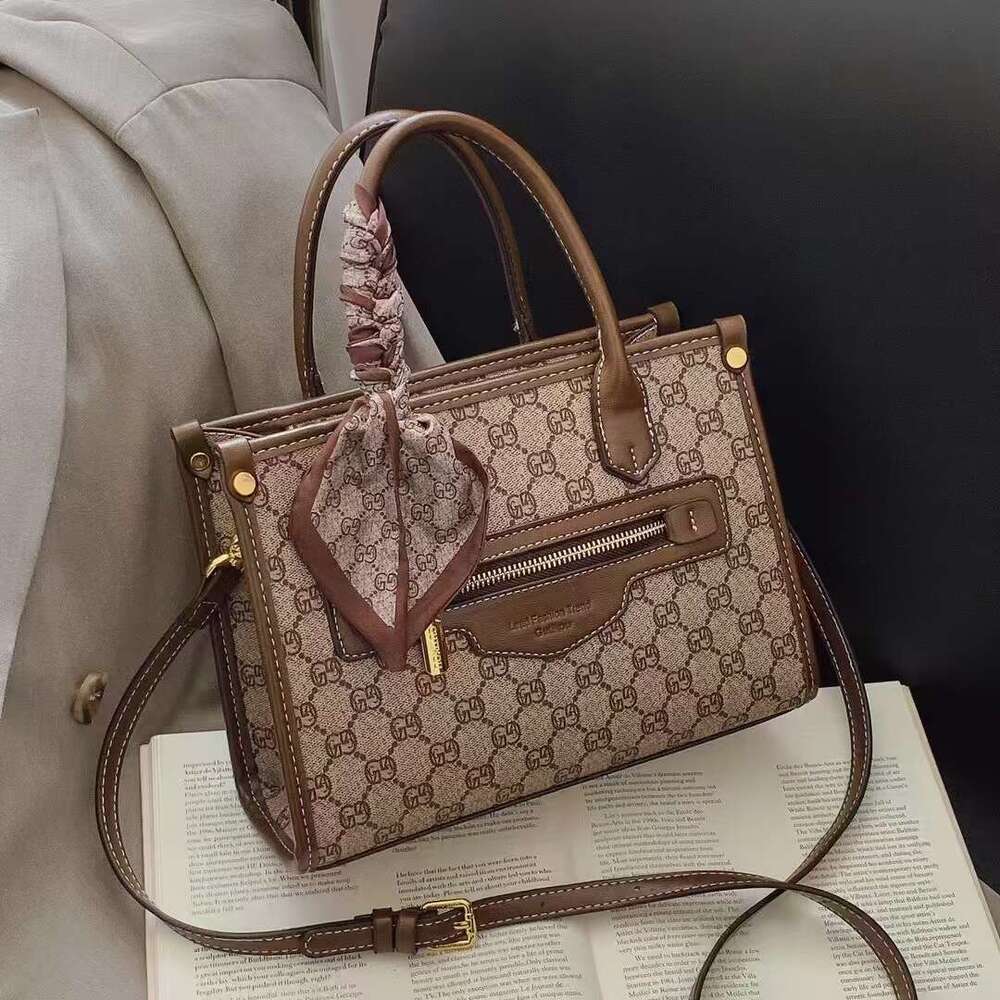 Designer Bag Luxury Bag Women's Airport Commuter - Medium Square Shoulder Purse With Zipper Pockets, American Style Crossbody Shoulder Bag Daily 