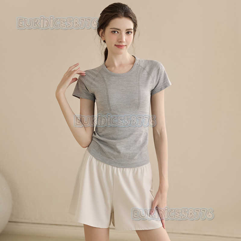 Highend Seamless Tightfitting Yoga Clothes Shortsleeved Womens Sports Tops Pilates Training Fitness Clothes Summer H250825