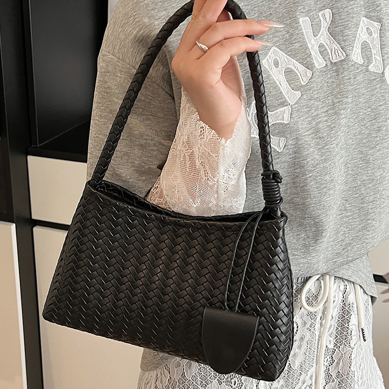 Autumn New Women s Shoulder Bag Women s Hand Woven Armpit Bag Fashionable Casual Handbag Large Capacity French Niche Woven Armpit Bag Autumn New Desig