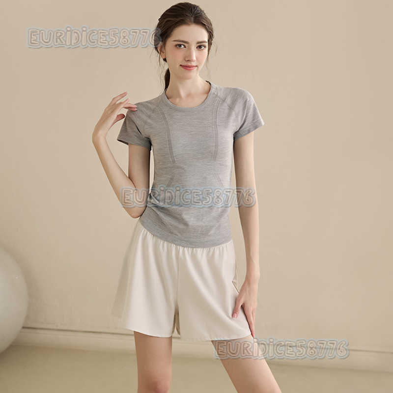 Highend Seamless Tightfitting Yoga Clothes Shortsleeved Womens Sports Tops Pilates Training Fitness Clothes Summer H250825