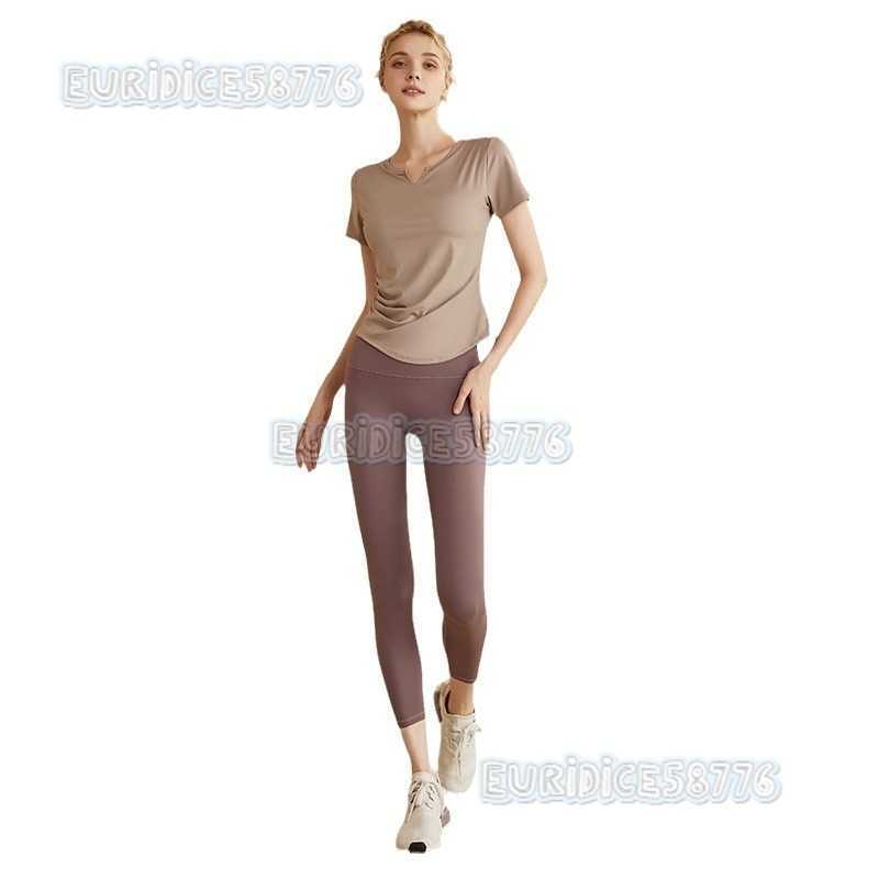 Highend Yoga Wear with Chest Pads for Women Quickdry Tightfitting Summer Running Pilates Training Fitness Top H250825