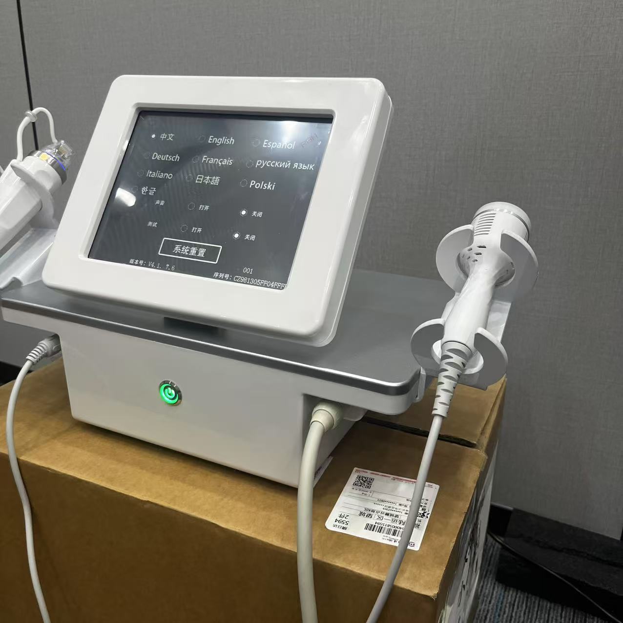 Professional RF microneedle fractional RF, with insulated syringe cooling handle, improves scars, tightens skin, smooths wrinkles