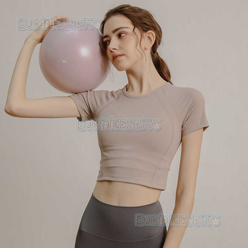 2025 New Womens Sports Short Sleeve Tshirt Quickdry Breathable Fitness Shirt Running Tight Yoga Shirt Summer Fitness Clothing H250825