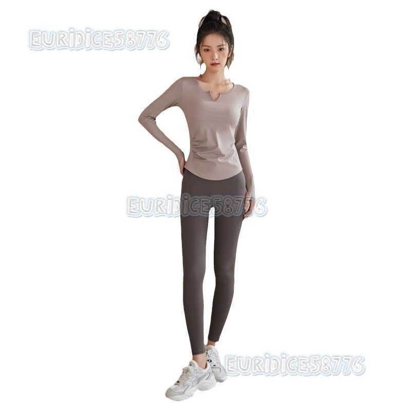 Highend Yoga Outfit with Chest Pads for Women Autumn and Winter Long Sleeve Sports Running Pilates Training Set Fitness Top H250825