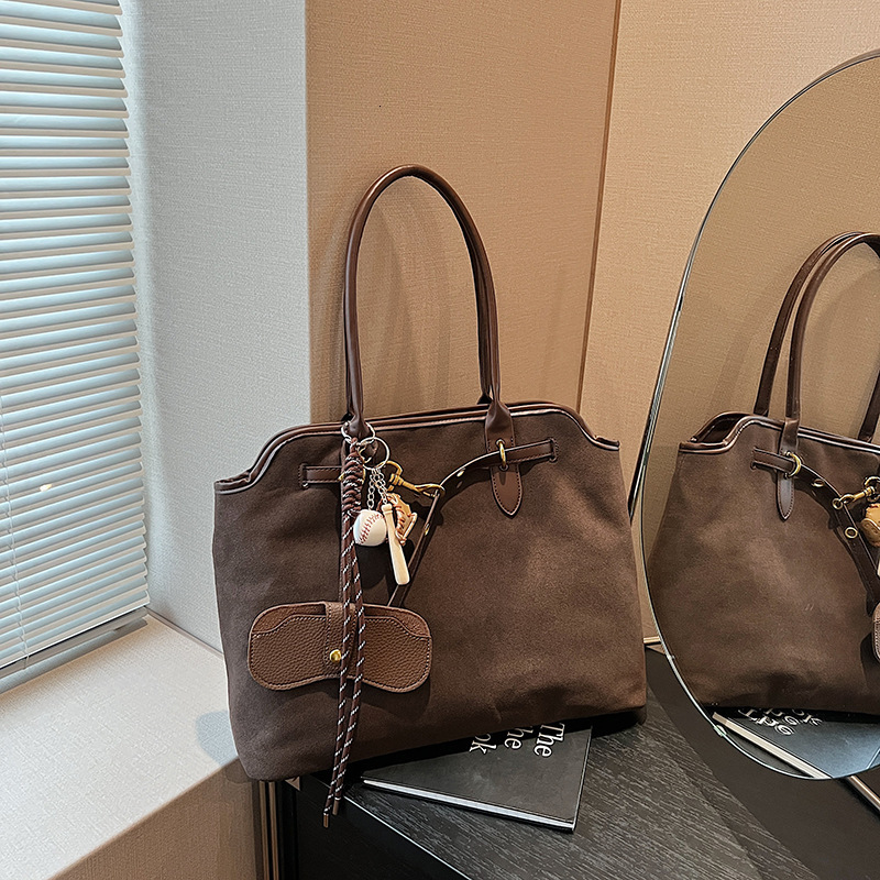 Frosted Suede Luxury Designer Bag Bag Handheld Commuter Bag For Women 2025 New Trendy Autumn Winter Retro Large Capacity Shoulder Tote Bag