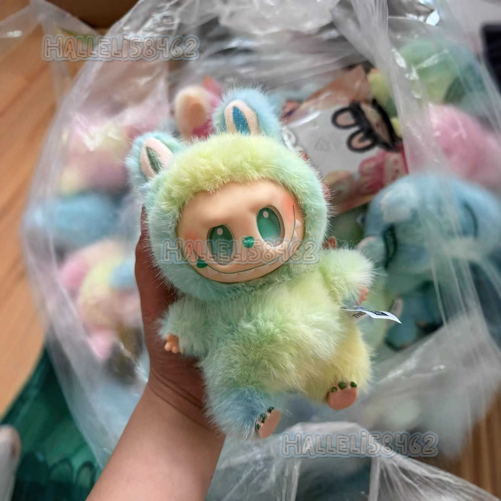 New Third Generation Labubu Premium Labubu Plush Doll Pendant Trendy Labubu Blind Box 2 H250825 OSYM