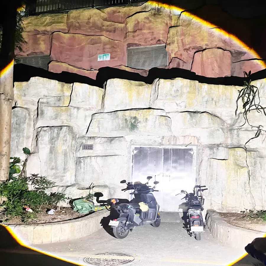 1500W LED Flashlight USB Rechargeable Flash Light 15000MAH High Power Flashlights Zoom Tactical Lantern Long Range 6km COB Torch Y250826