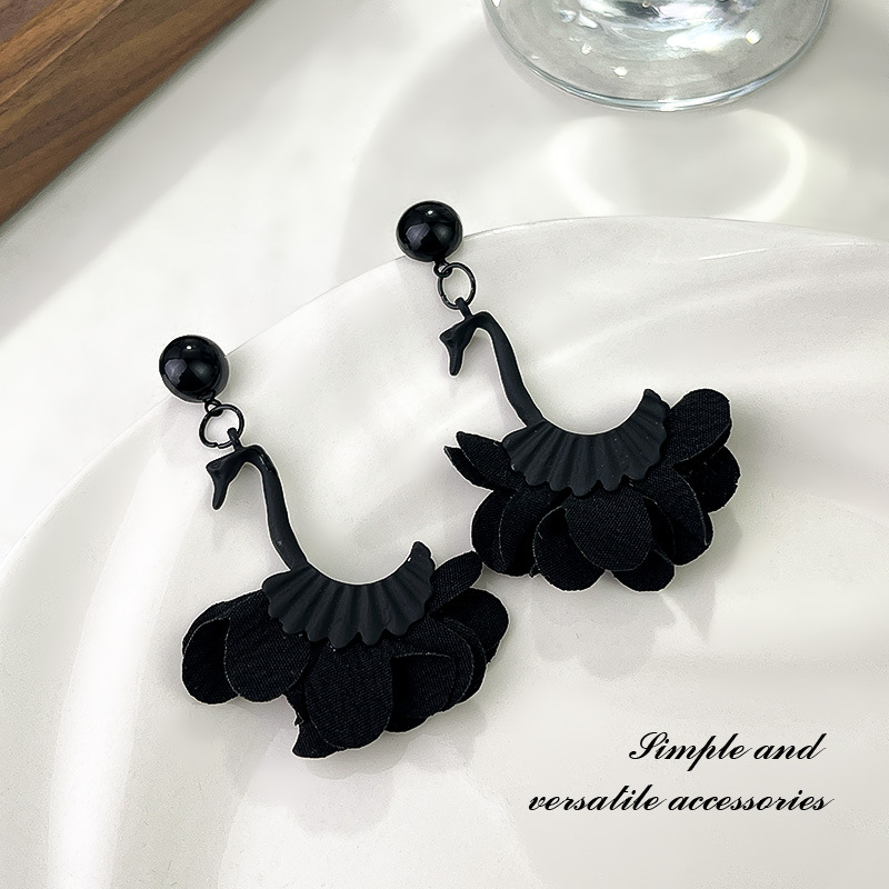 French Retro Elegant Black Swan Earrings Minimalist Luxury Statement Earrings for Women