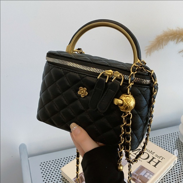 Vintage Fashion Handheld Box Bag For Women Free Delivery To Your Door New Luxury Bag Small Chanel Style Quilted Chain Shoulder Designer Bag Versatile Crossbody Bag
