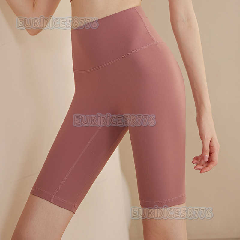 2025 New Sports Shorts for Women Fivepoint Tight Yoga Pants Highwaisted Buttlifting Fitness Pants Running and Cycling Pants for Summer H250825