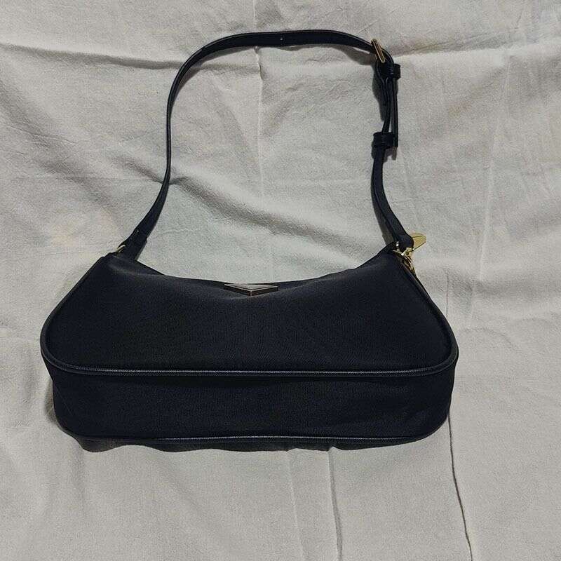 2023 European and American Fashion Gu Goreign Trade New Women's Bag Inverted triangle simple nylon shoulder all-match solid color underarm bag