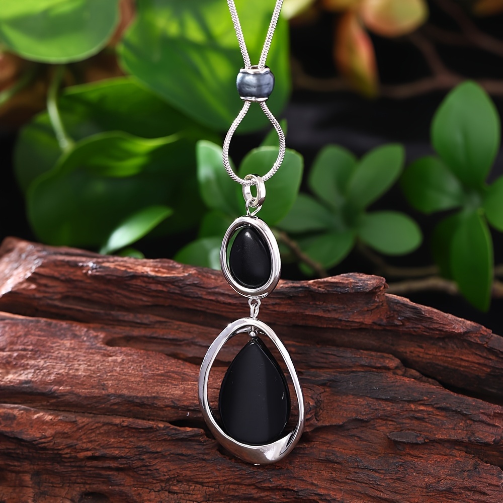 1 Piece Fashion Elegant Black Stone Geometric Pendant Women's Accessories Spring Summer Trendy Sier Zinc Alloy Long Necklace Daily Party Vacation