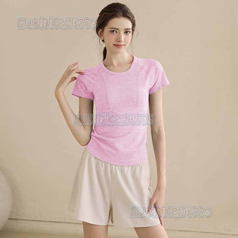 Highend Seamless Tightfitting Yoga Clothes Shortsleeved Womens Sports Tops Pilates Training Fitness Clothes Summer H250825