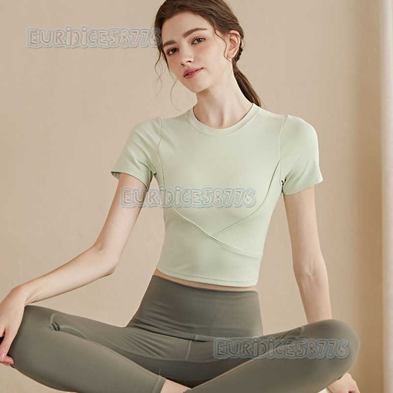 Highend Yoga Shirt with Chest Pads for Women Short Sleeve Sports Top Tightfitting Pilates Training Fitness Wear for Summer H250825