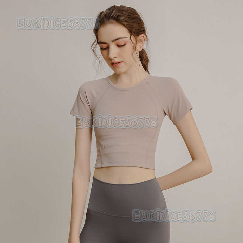 2025 New Womens Sports Short Sleeve Tshirt Quickdry Breathable Fitness Shirt Running Tight Yoga Shirt Summer Fitness Clothing H250825