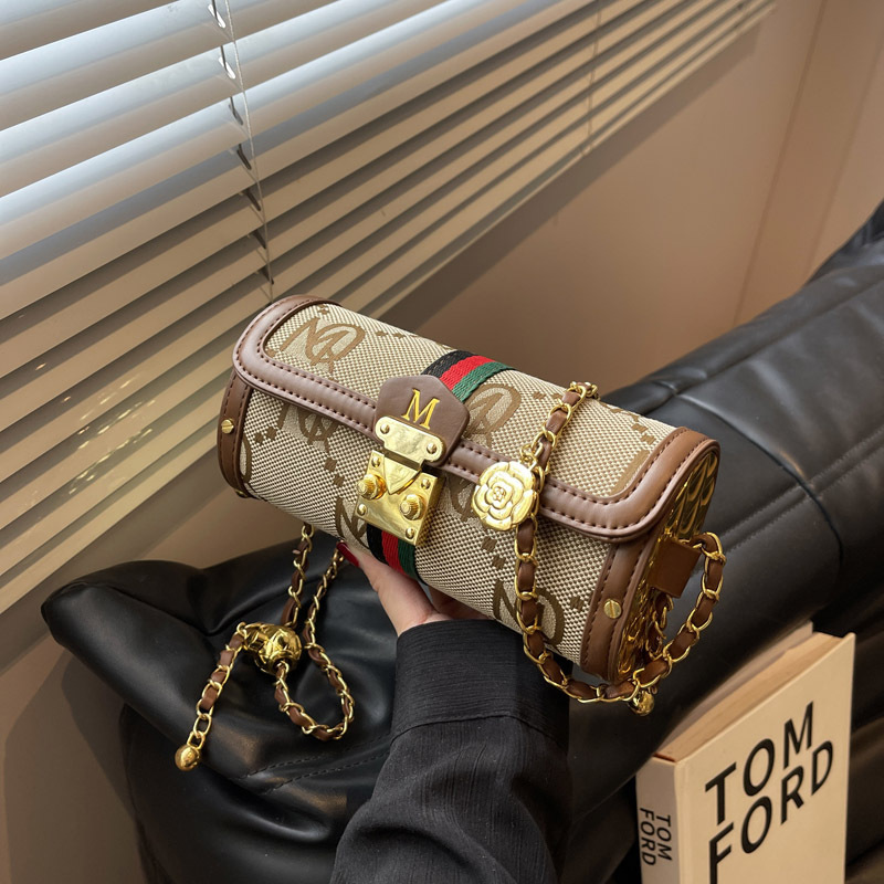 Free Shipping 2025 New Designer Bag High-end Stylish Small Bag Fashion Versatile Chain Crossbody Bag Niche Texture Shoulder Cylinder Bag