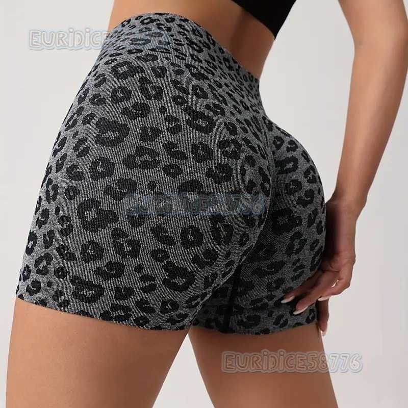 Summer New Yoga Pants Womens Leopard Pattern Seamless Hip Lifting Honey Peach Shorts Running and Fitness Capris H250825
