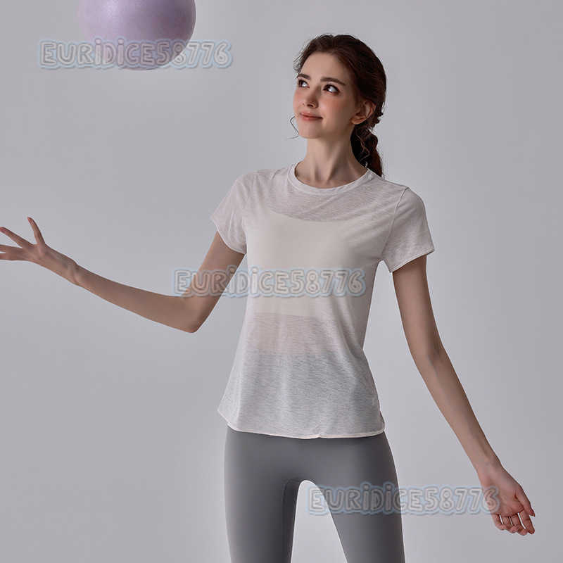 2025 New Lightweight Quickdry Sports Short Sleeve Tshirt for Women Yoga Wear Loose Oversized Fitness Top Summer H250825